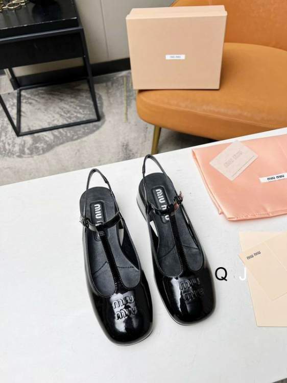 Picture of Miumiu Shoes _SKUMiuMiusz35-404CM2CXJ110118004